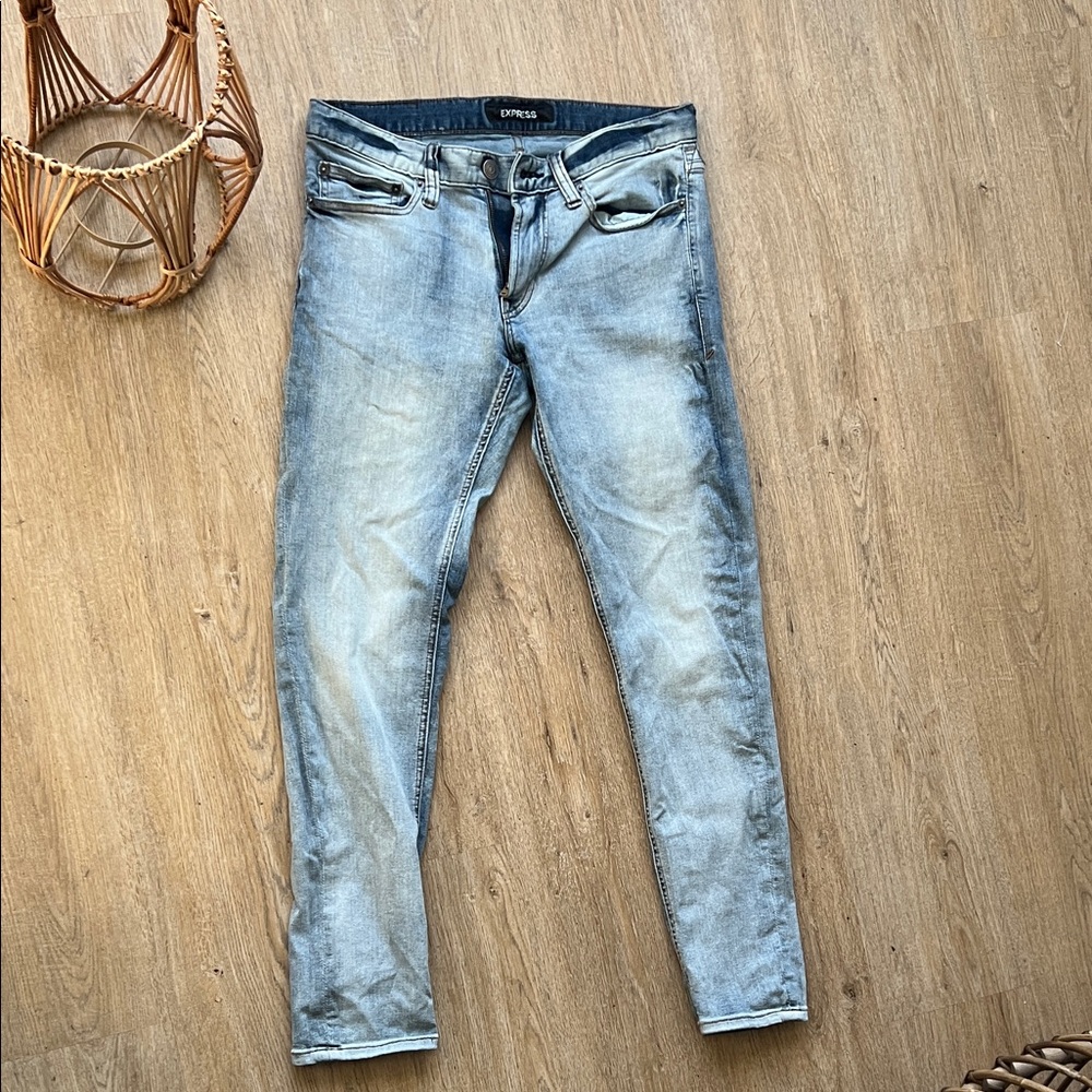 Express Men's Light Wash Skinny Jeans